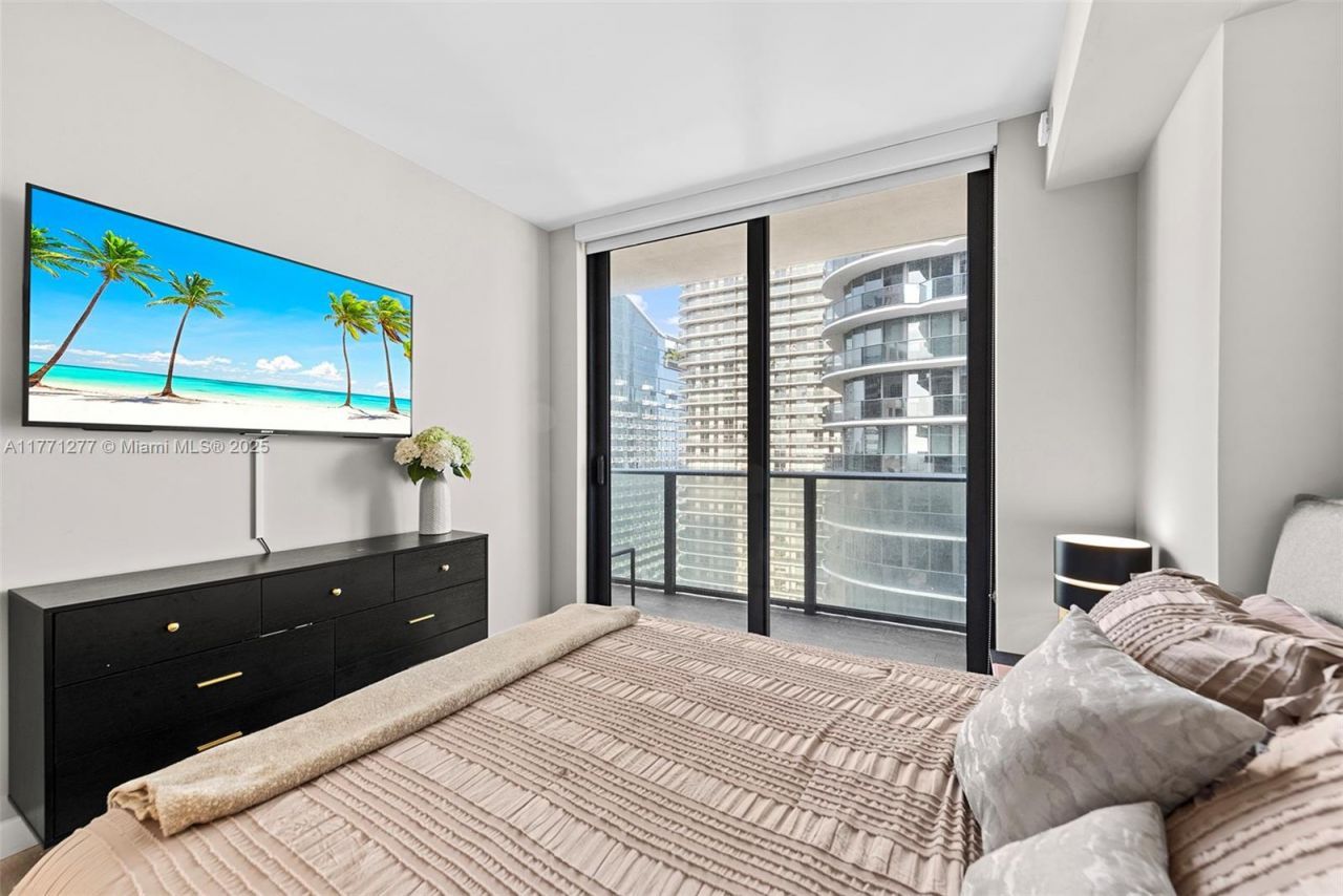 55 SW 9th St, Unit 3601, Miami, FL 33130 Photo