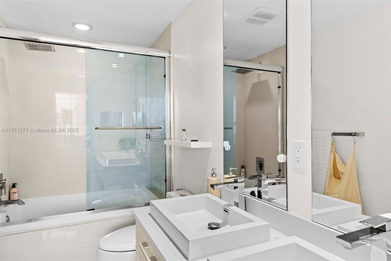 55 SW 9th St, Unit 3601, Miami, FL 33130 Photo