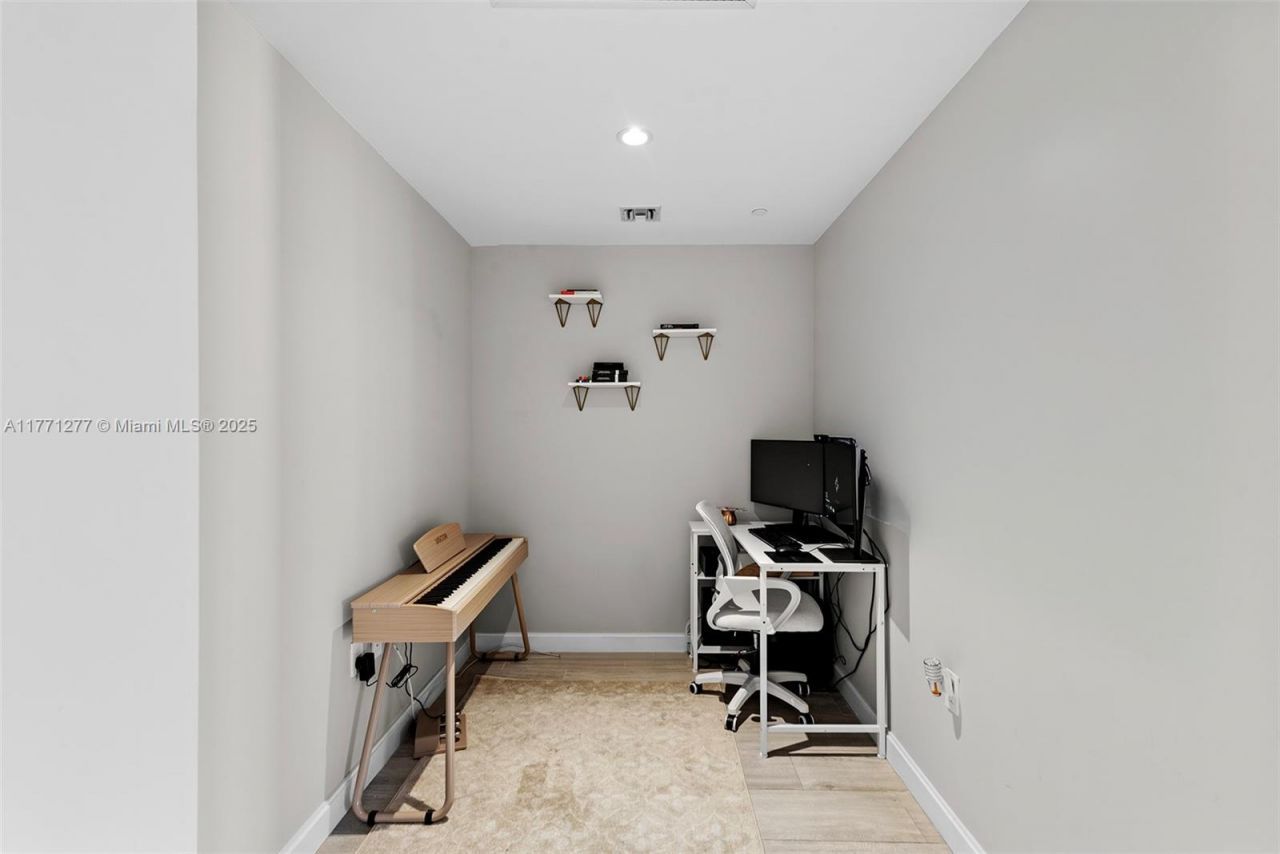 55 SW 9th St, Unit 3601, Miami, FL 33130 Photo