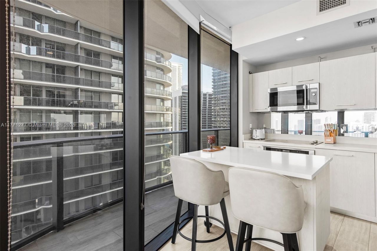 55 SW 9th St, Unit 3601, Miami, FL 33130 Photo