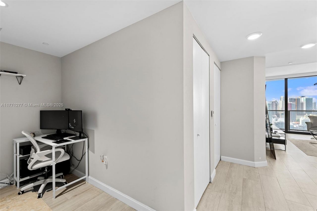 55 SW 9th St, Unit 3601, Miami, FL 33130 Photo