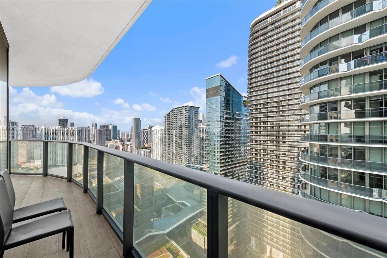 55 SW 9th St, Unit 3601, Miami, FL 33130 Photo