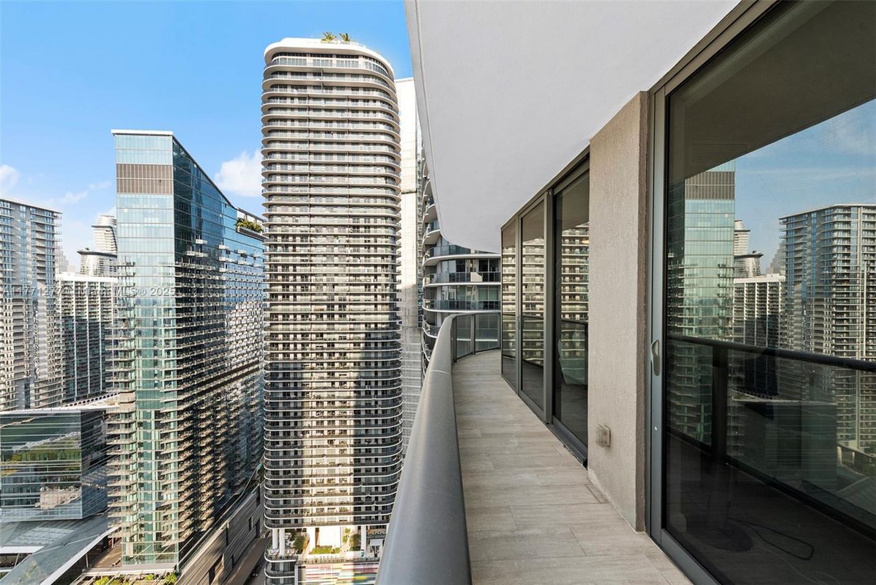 55 SW 9th St, Unit 3601, Miami, FL 33130 Photo