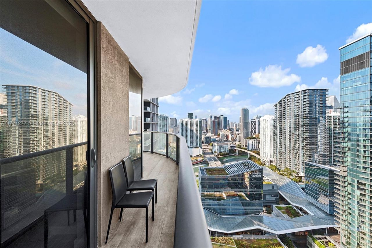 55 SW 9th St, Unit 3601, Miami, FL 33130 Photo