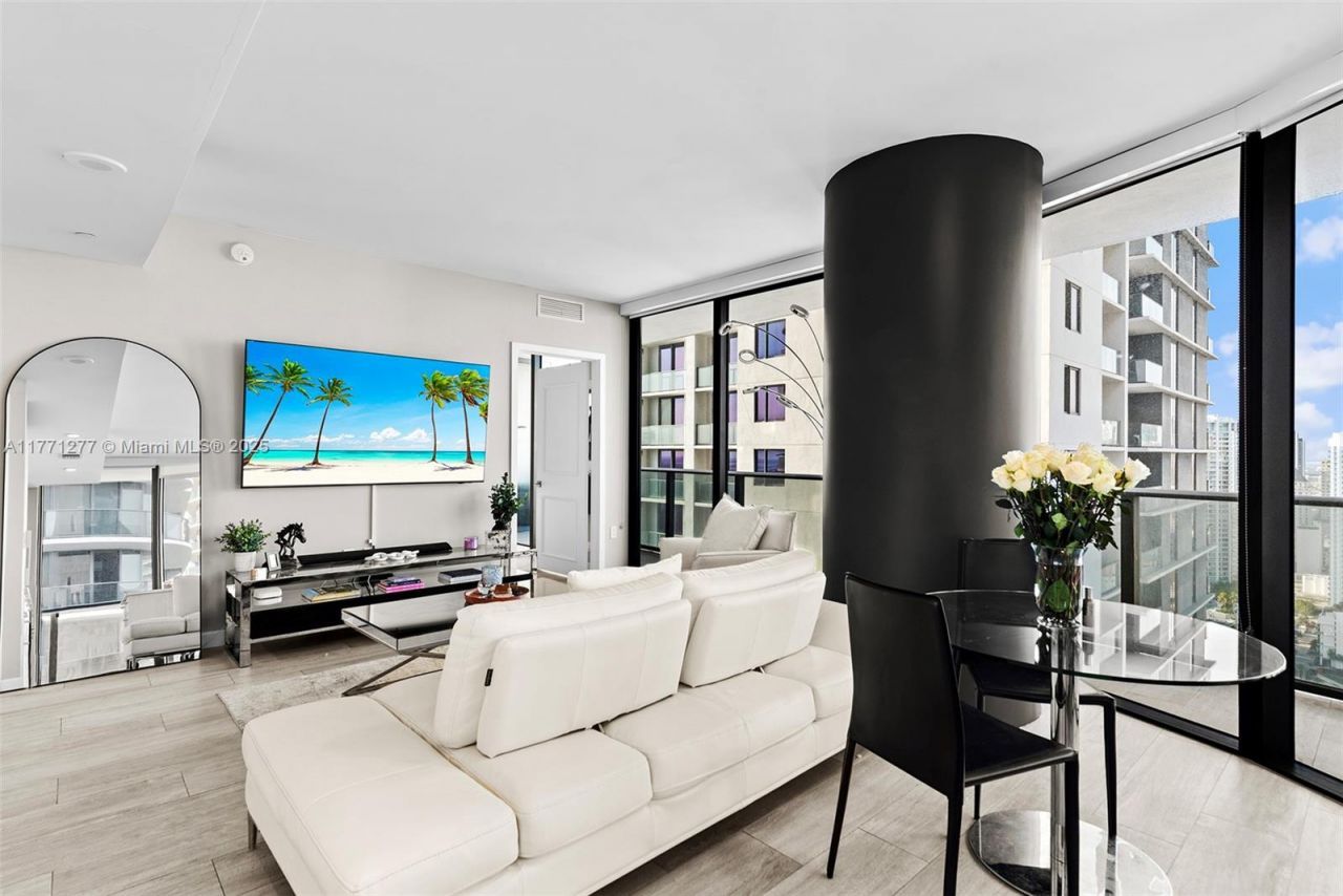 55 SW 9th St, Unit 3601, Miami, FL 33130 Photo