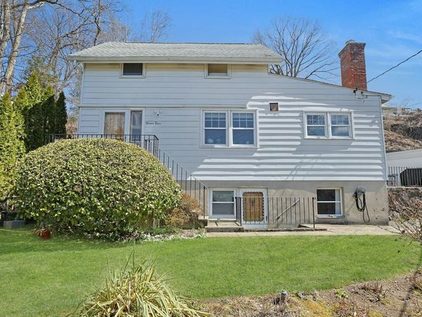 24 Burnsdale Avenue, Valhalla, NY 10595