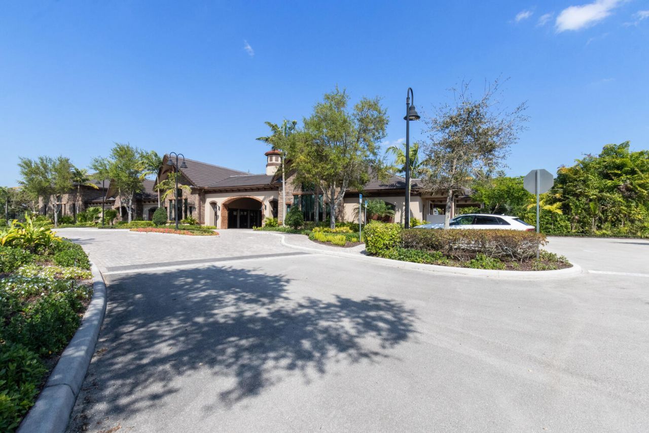 8451 Grand Prix Lane, Boynton Beach, FL 33472 Photo