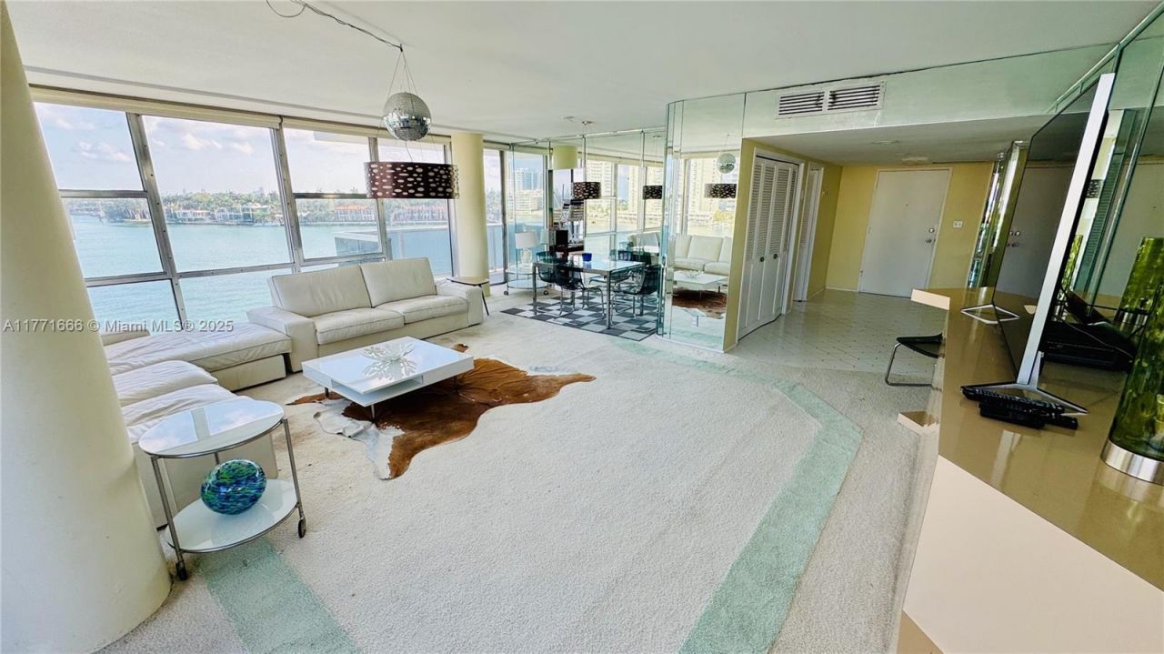 900 Bay Dr, Unit 526, Miami Beach, FL 33141 Photo
