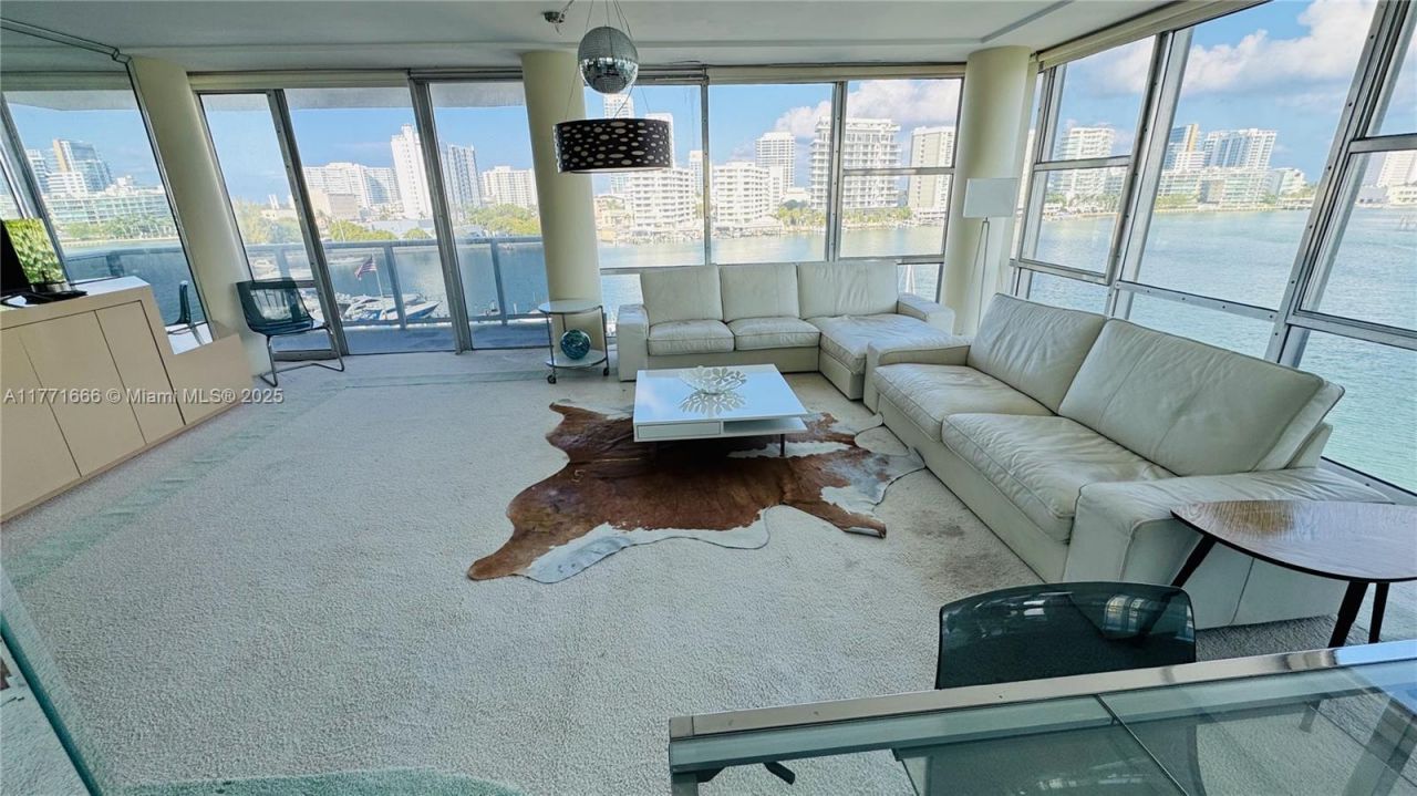 900 Bay Dr, Unit 526, Miami Beach, FL 33141 Photo