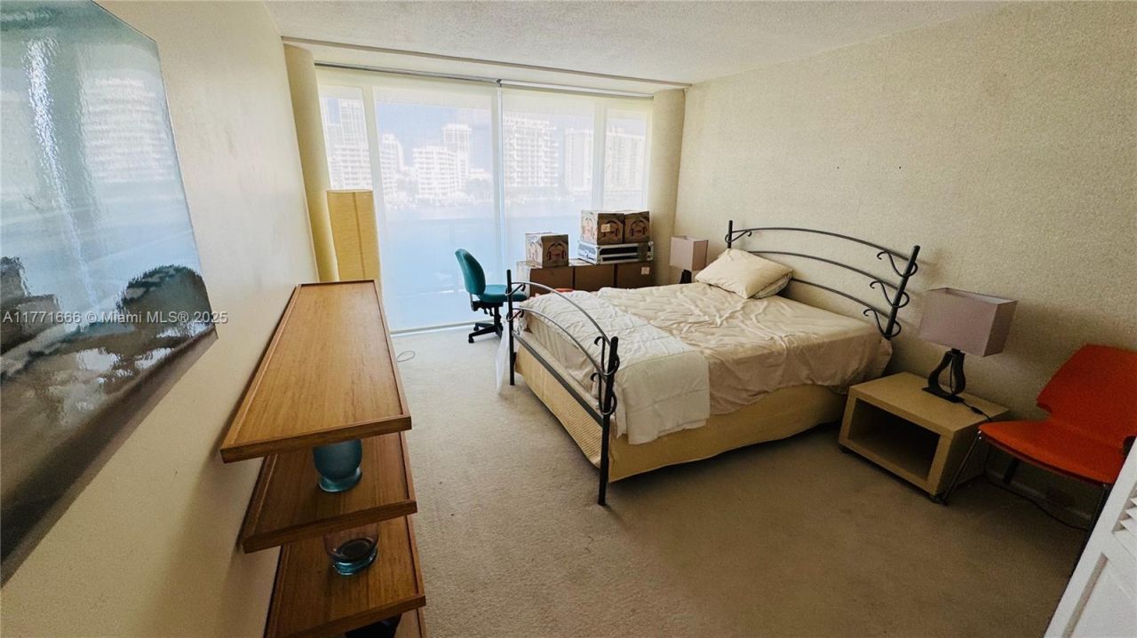 900 Bay Dr, Unit 526, Miami Beach, FL 33141 Photo