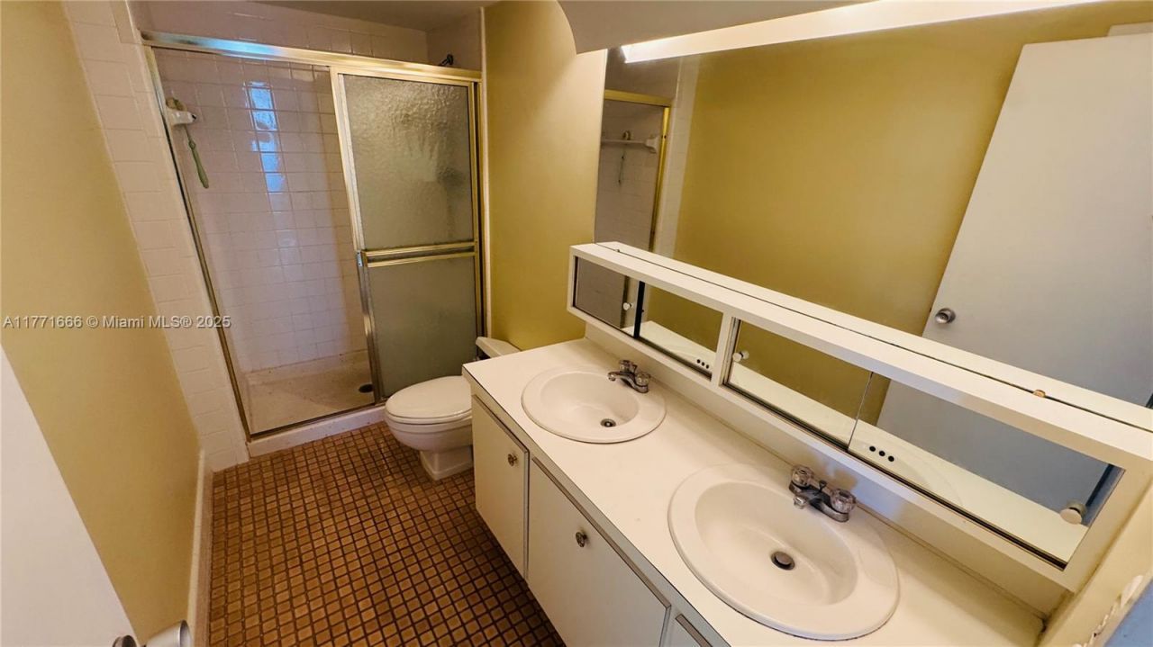 900 Bay Dr, Unit 526, Miami Beach, FL 33141 Photo