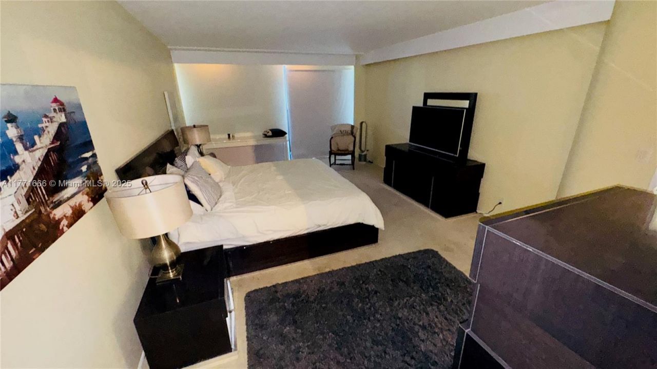 900 Bay Dr, Unit 526, Miami Beach, FL 33141 Photo