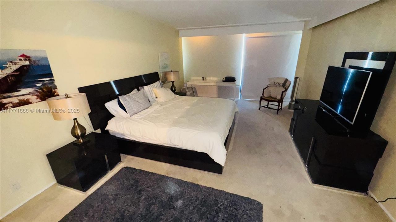 900 Bay Dr, Unit 526, Miami Beach, FL 33141 Photo