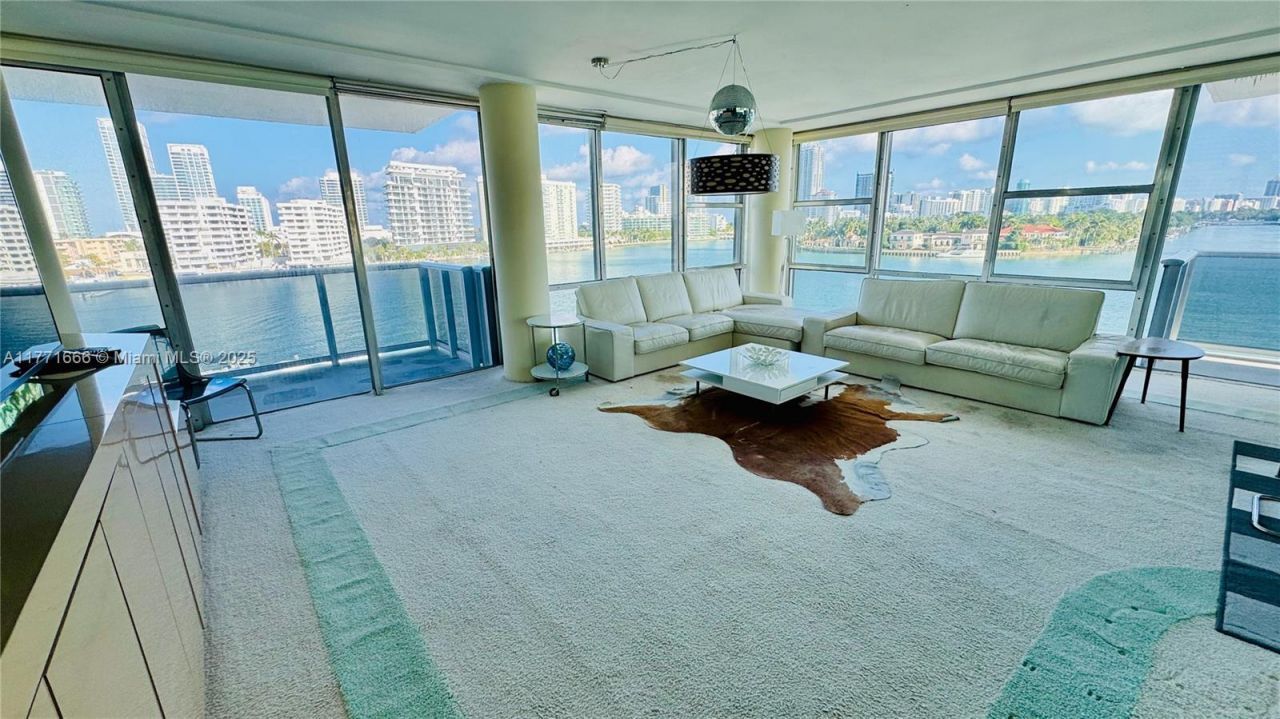 900 Bay Dr, Unit 526, Miami Beach, FL 33141 Photo