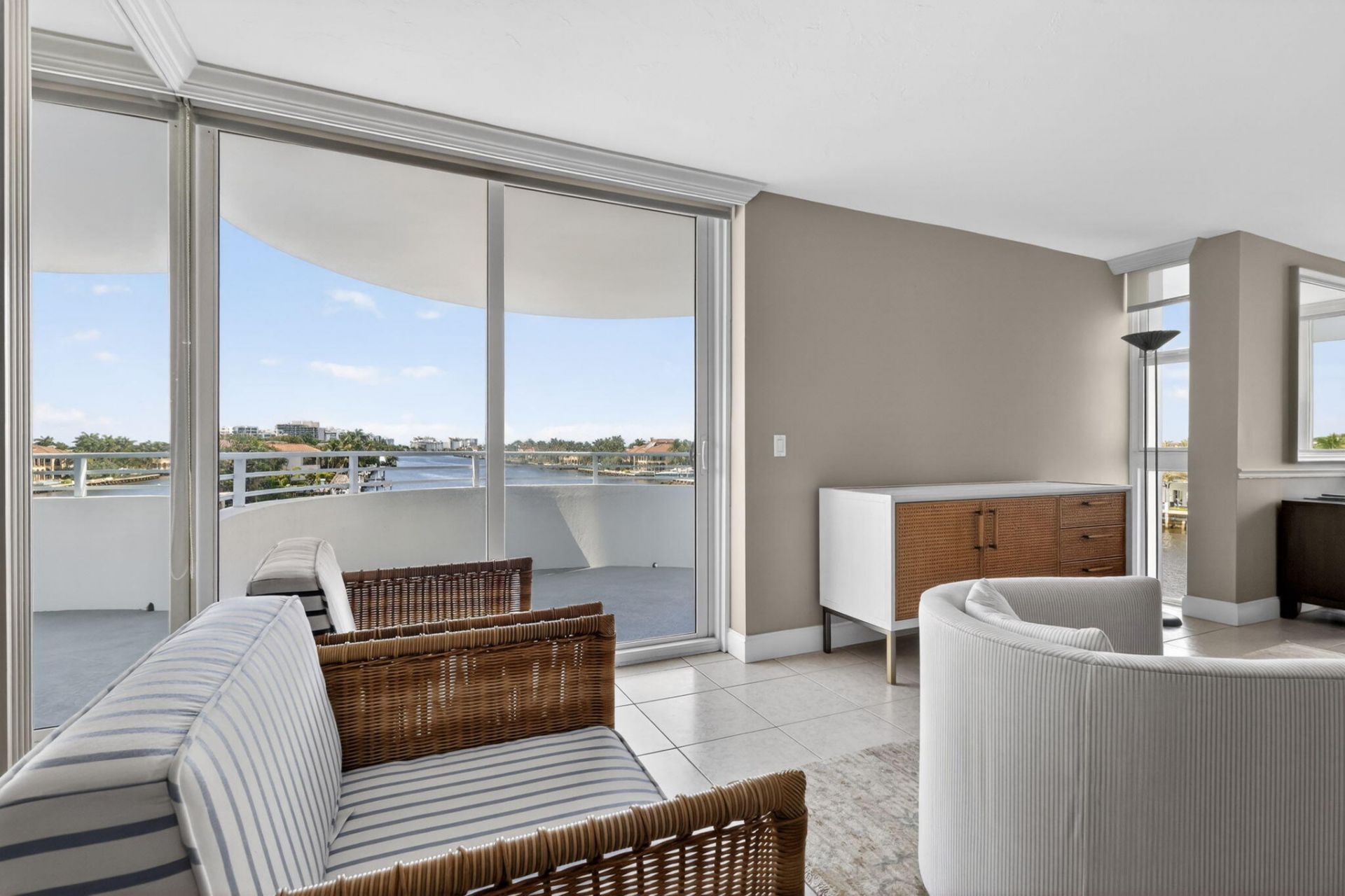 2200 S Ocean Boulevard, Unit 401, Delray Beach, FL 33483 Photo
