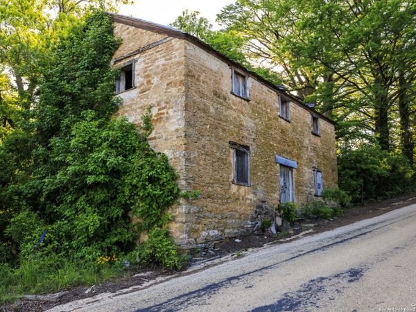 2937 Langes Mill Road, Doss, TX 78618