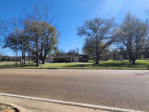 7523 Siwell Road, Byram, MS 39272