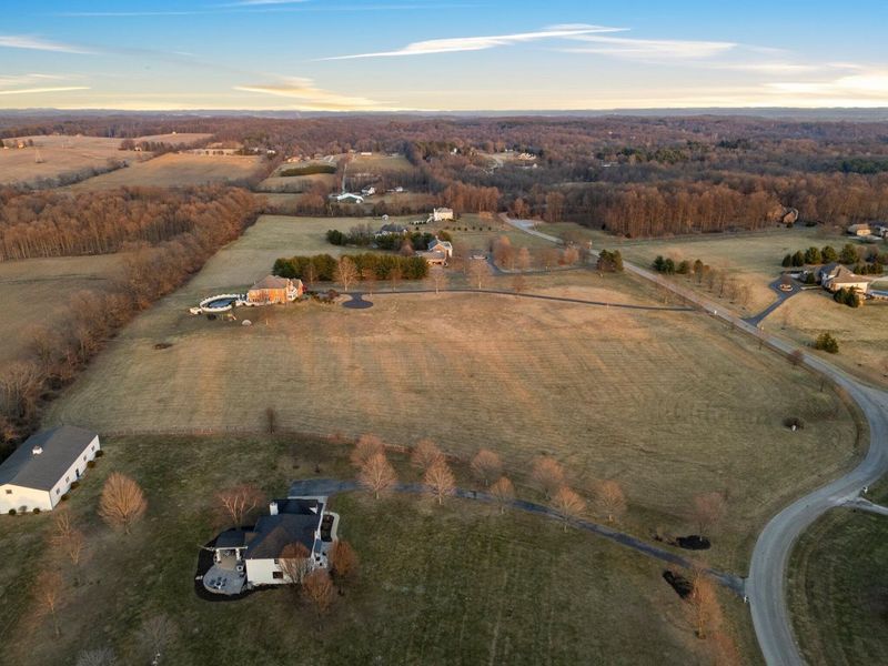 135 Glyn Carin Lane, Granville, OH 43023 Photo 9