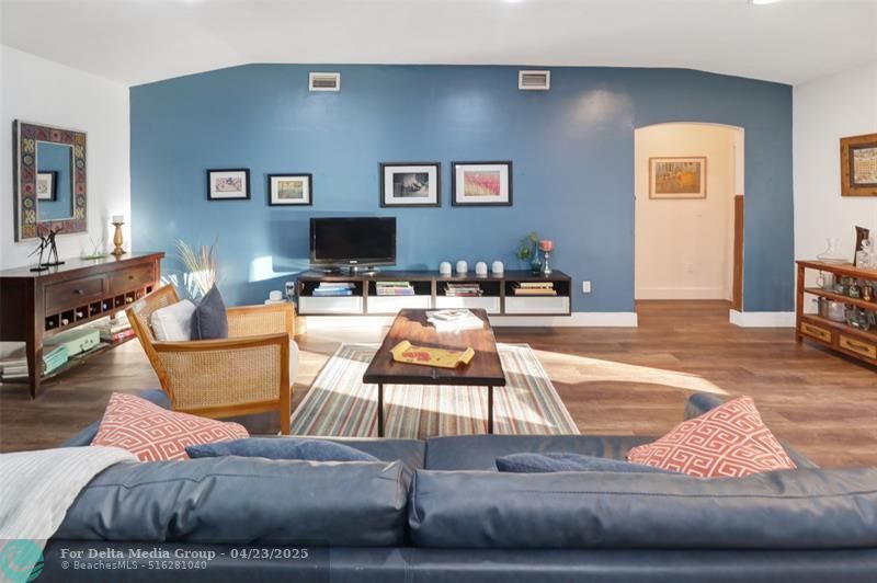 11410 Griffing Bl, Biscayne Park, FL 33161 Photo