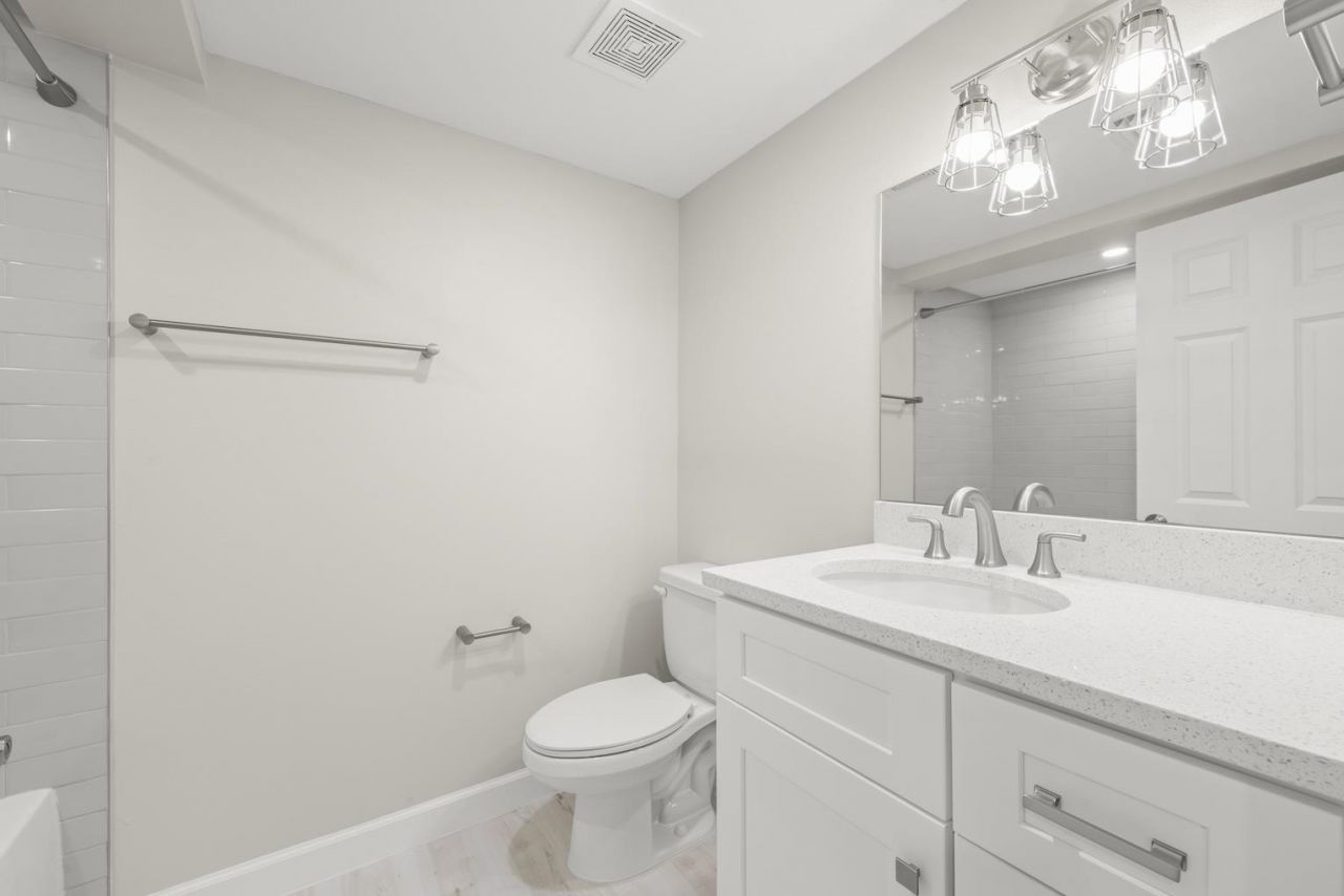 200 Periwinkle Way, Unit 132, Sanibel, FL 33957 Photo