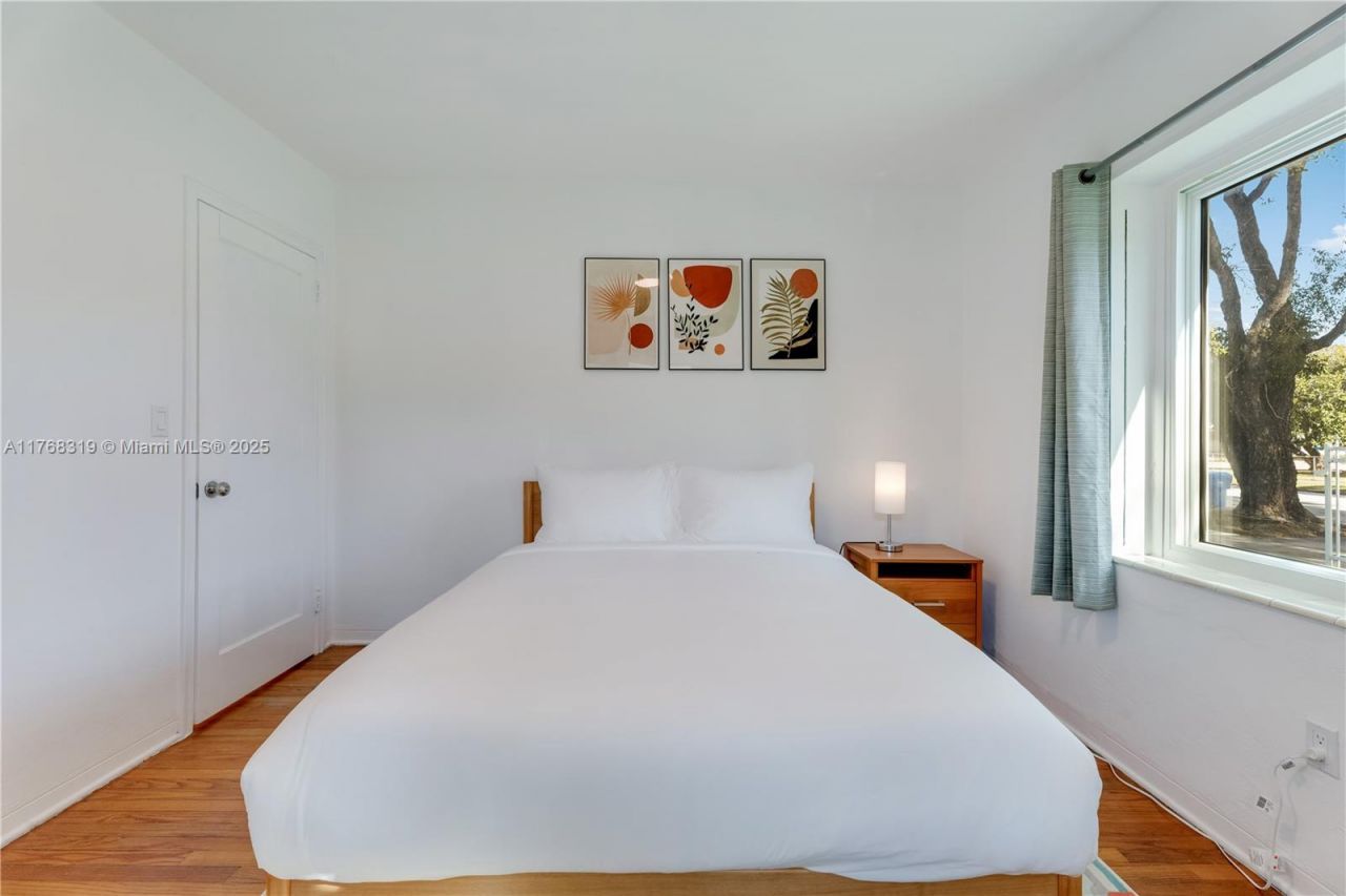 820 SW 26th Rd, Miami, FL 33129 Photo