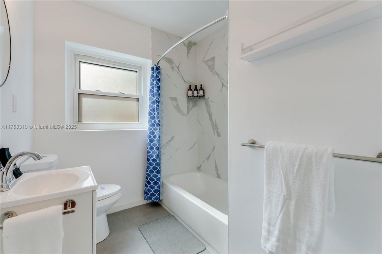 820 SW 26th Rd, Miami, FL 33129 Photo