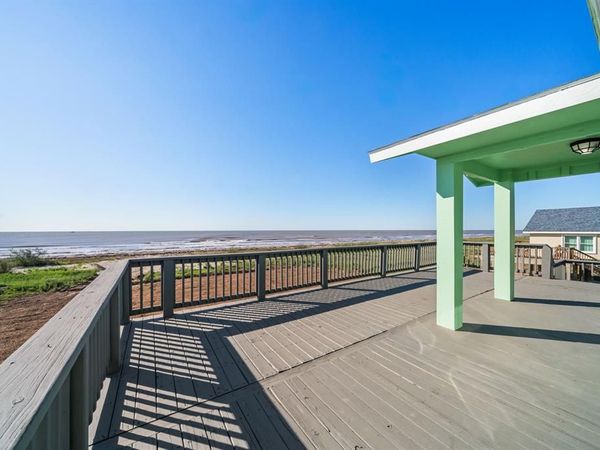 1310 County Road 230, Bay City, TX 77414