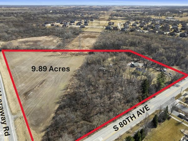 22451 S 80th Avenue, Frankfort, IL 60423