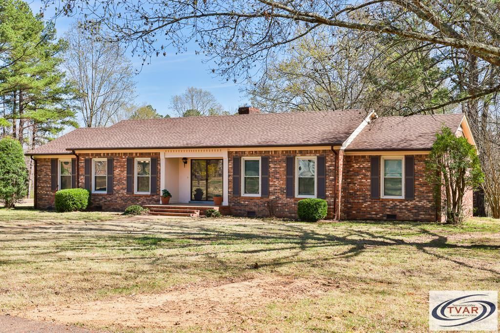 364 Ridgewood Dr, Dresden, TN 38225 Main Photo