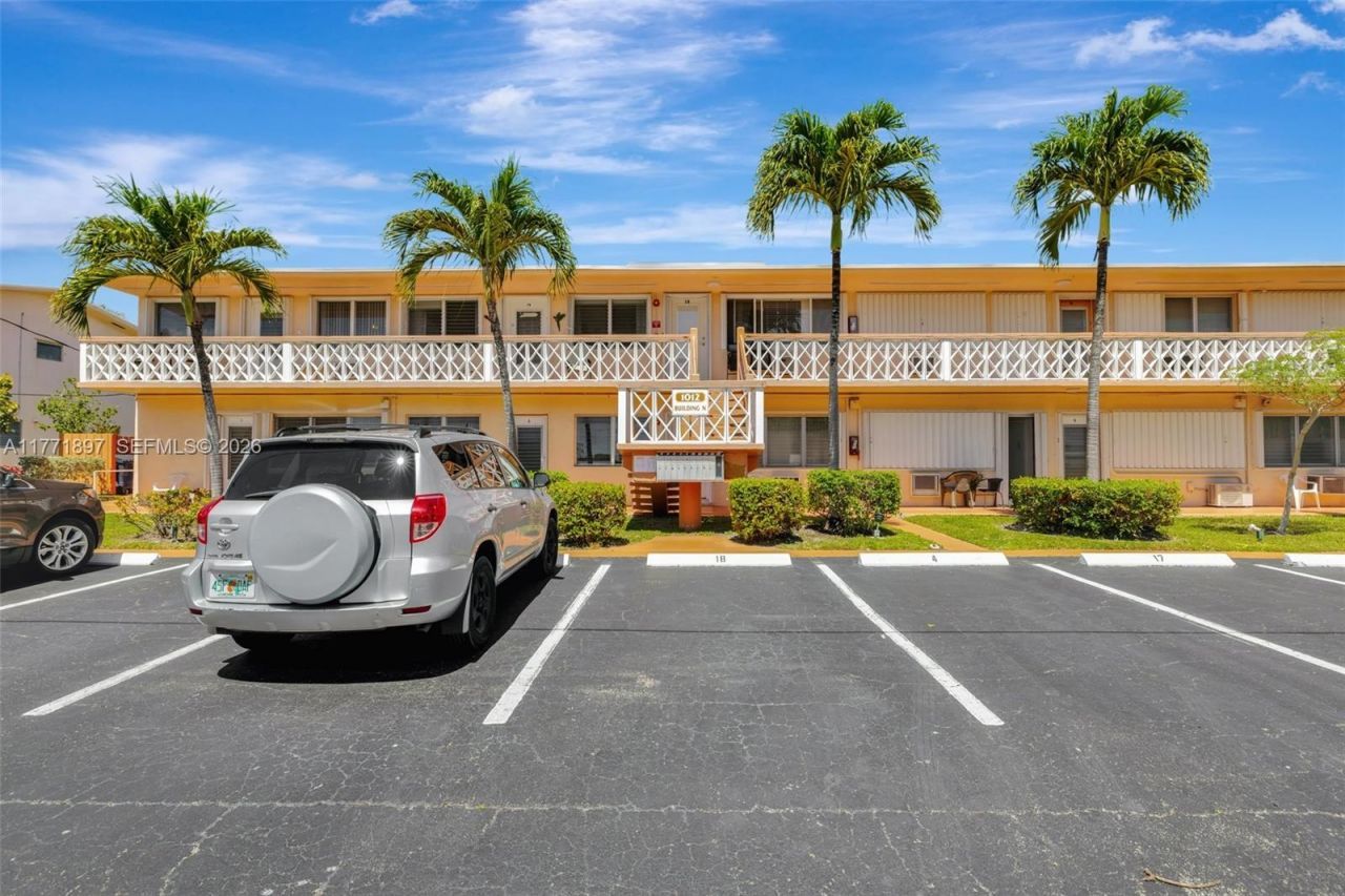1012 SW 11th St, Unit 20N, Hallandale Beach, FL 33009 Photo