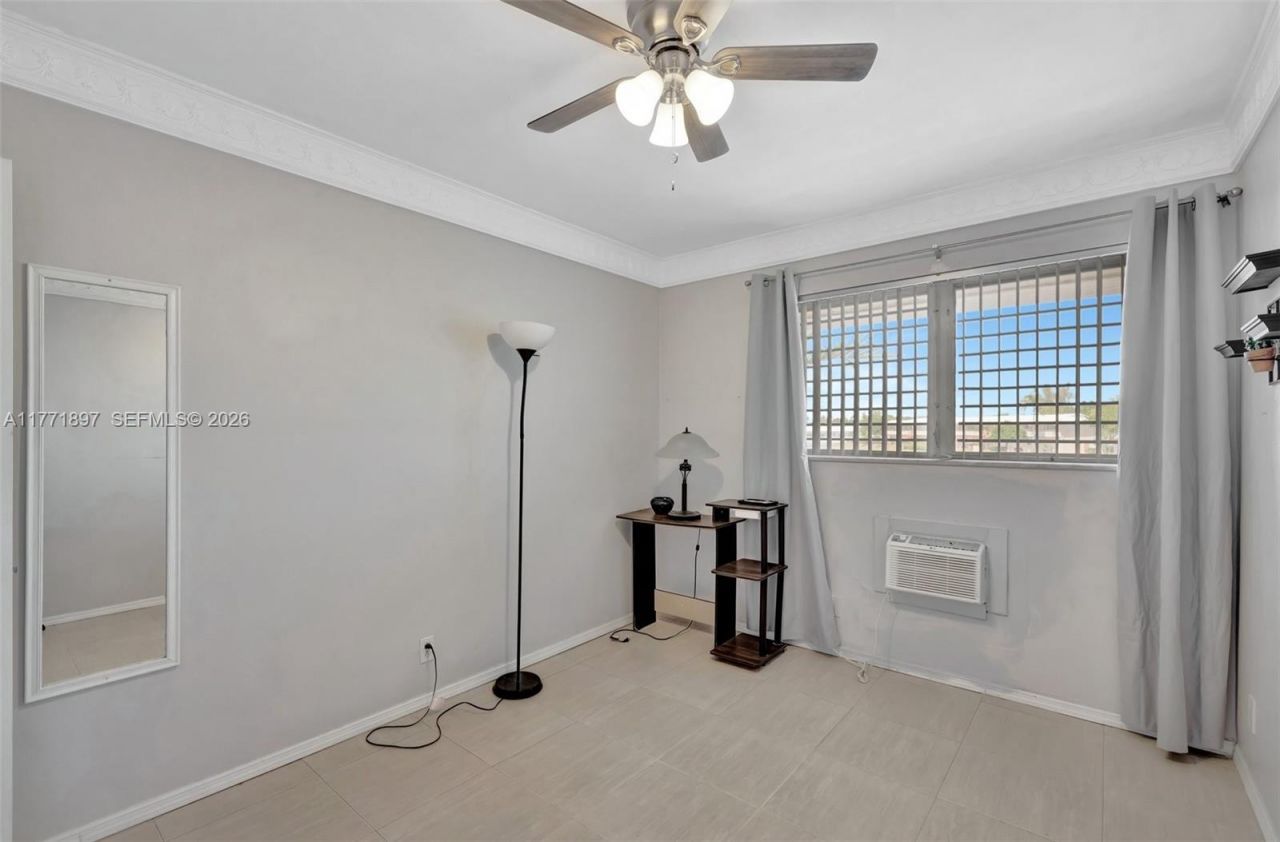 1012 SW 11th St, Unit 20N, Hallandale Beach, FL 33009 Photo