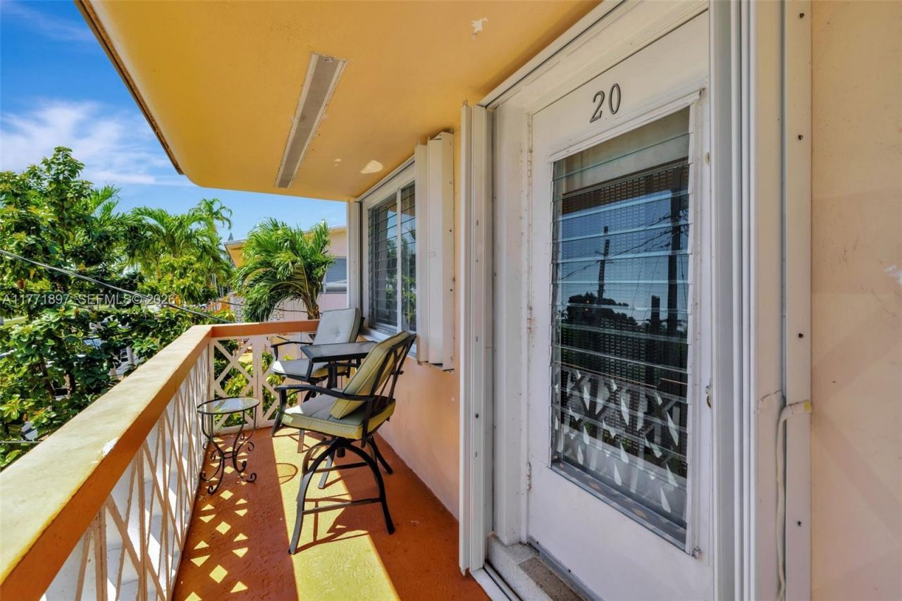 1012 SW 11th St, Unit 20N, Hallandale Beach, FL 33009 Photo