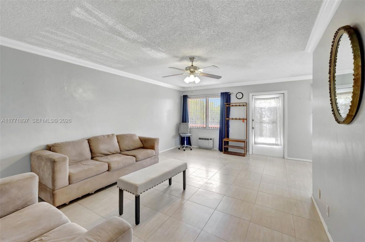 1012 SW 11th St, Unit 20N, Hallandale Beach, FL 33009 Photo