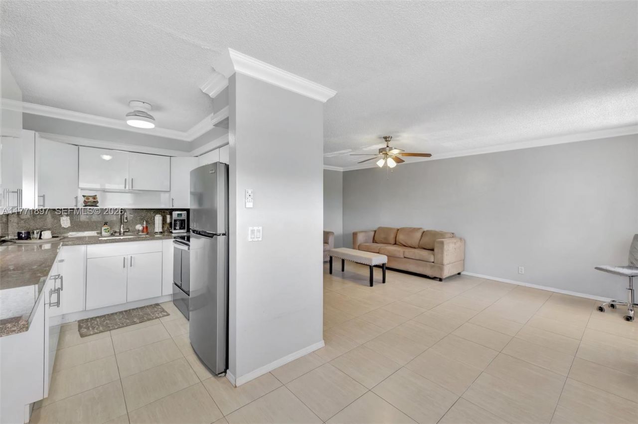 1012 SW 11th St, Unit 20N, Hallandale Beach, FL 33009 Photo