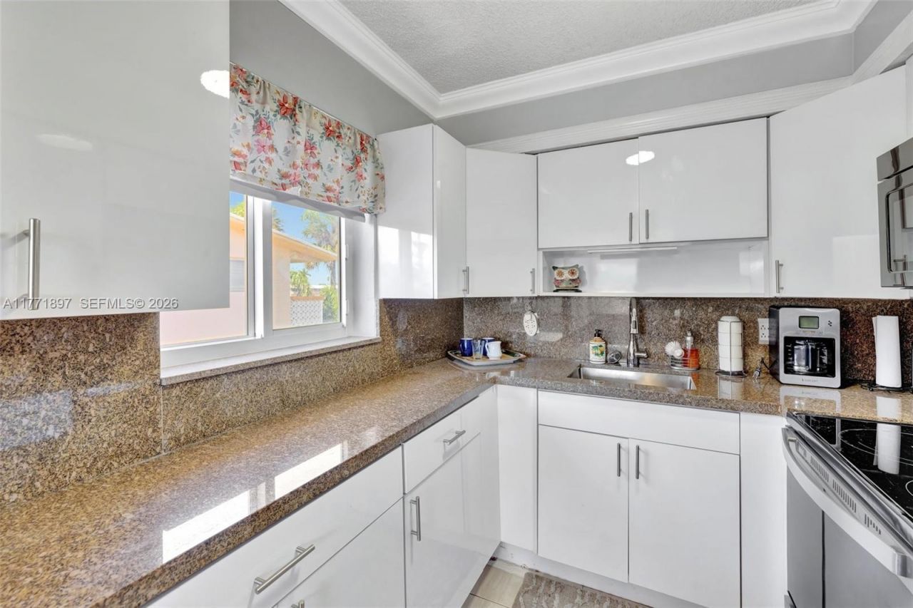 1012 SW 11th St, Unit 20N, Hallandale Beach, FL 33009 Photo