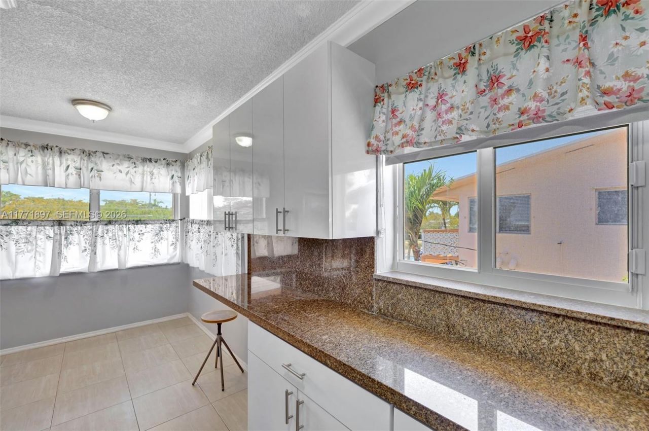 1012 SW 11th St, Unit 20N, Hallandale Beach, FL 33009 Photo