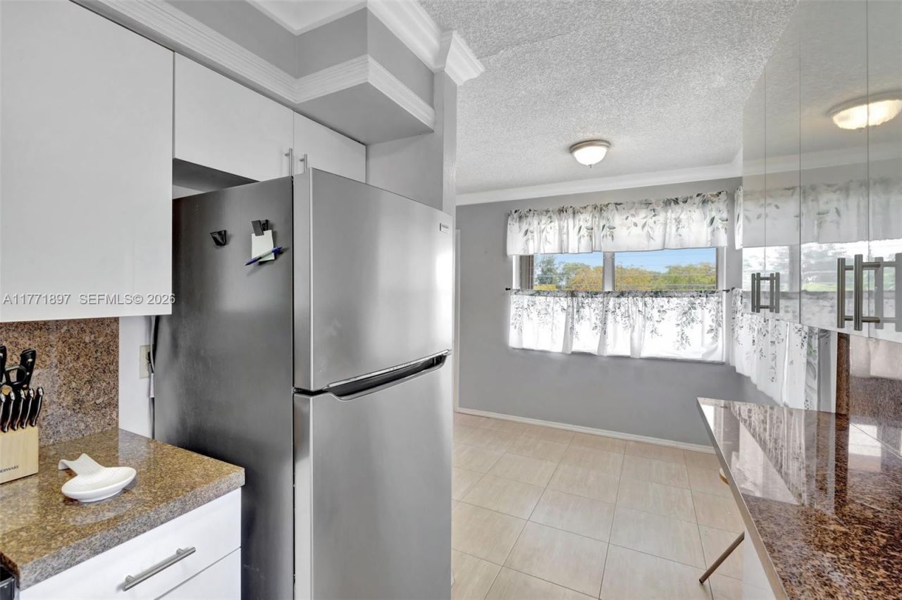1012 SW 11th St, Unit 20N, Hallandale Beach, FL 33009 Photo