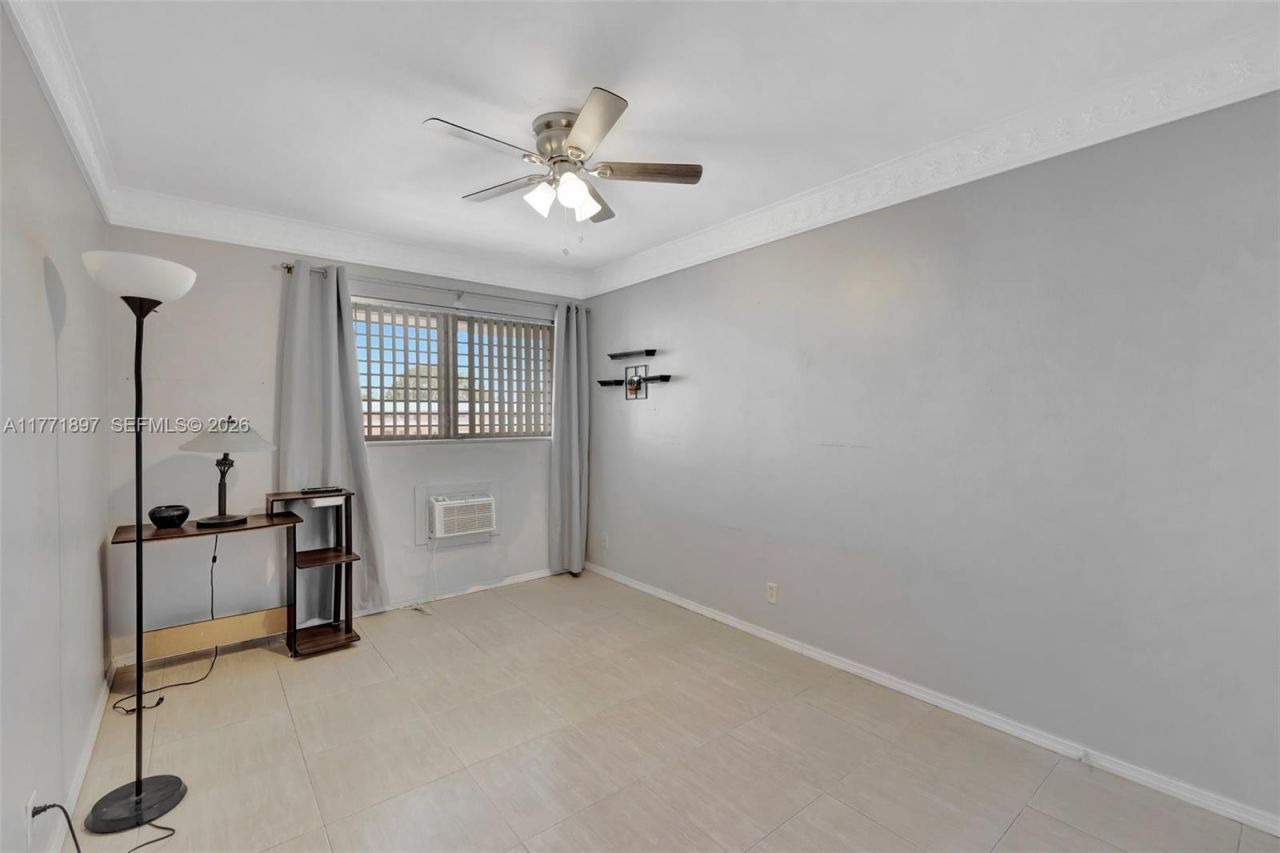 1012 SW 11th St, Unit 20N, Hallandale Beach, FL 33009 Photo