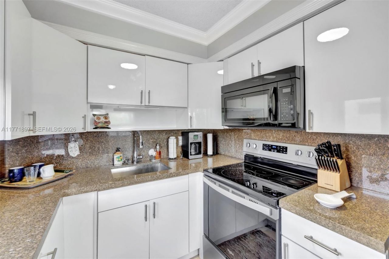 1012 SW 11th St, Unit 20N, Hallandale Beach, FL 33009 Photo