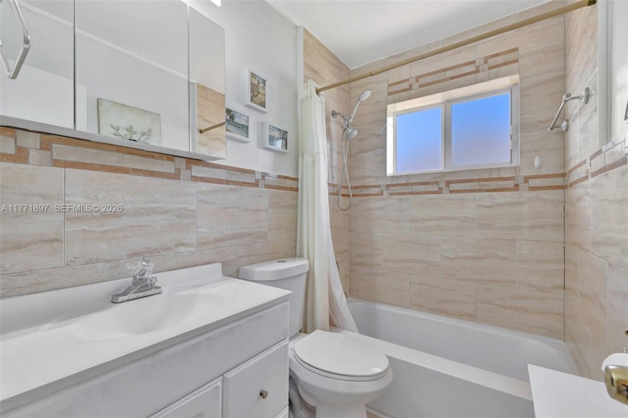 1012 SW 11th St, Unit 20N, Hallandale Beach, FL 33009 Photo