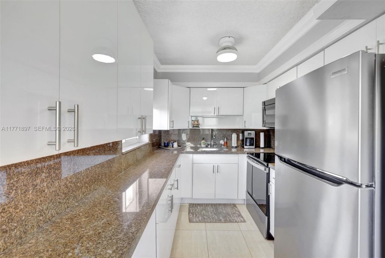 1012 SW 11th St, Unit 20N, Hallandale Beach, FL 33009 Photo