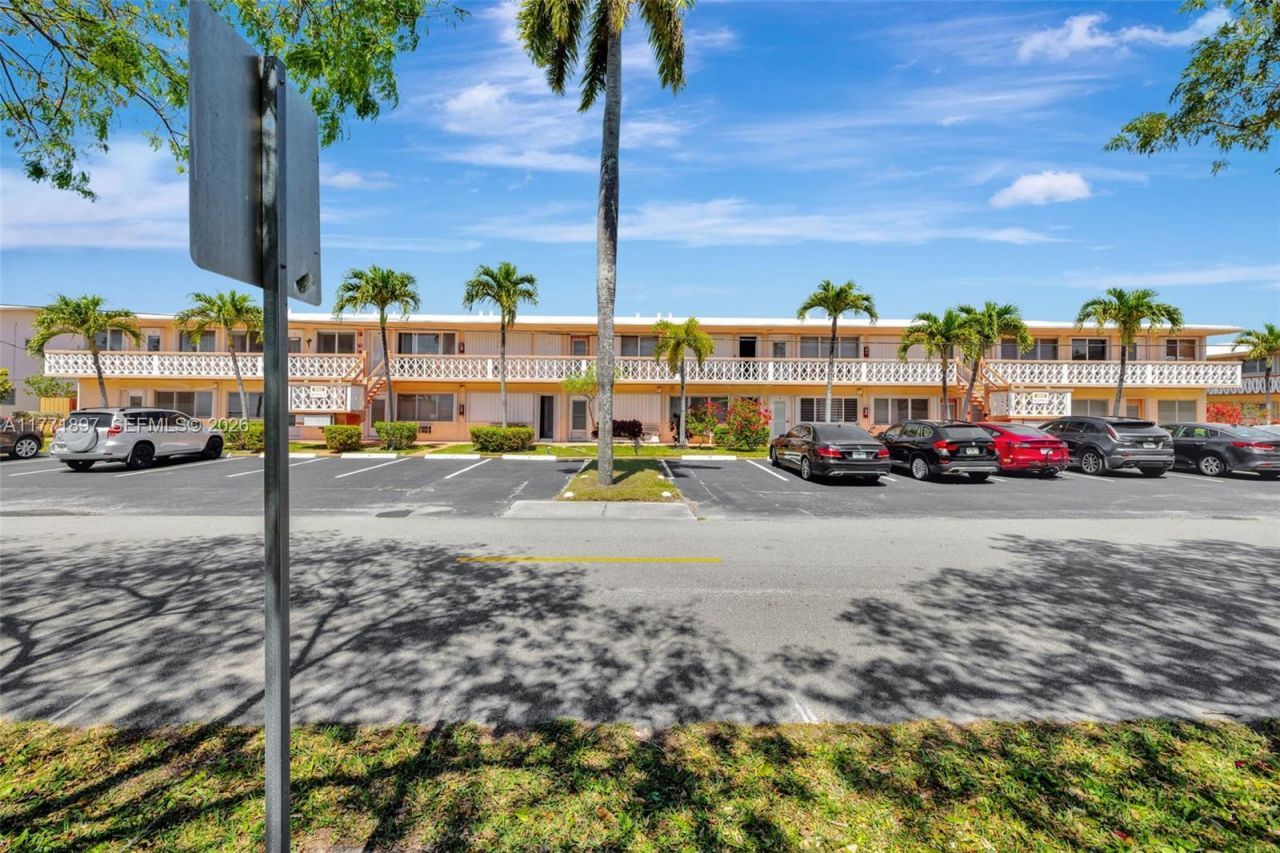 1012 SW 11th St, Unit 20N, Hallandale Beach, FL 33009 Photo