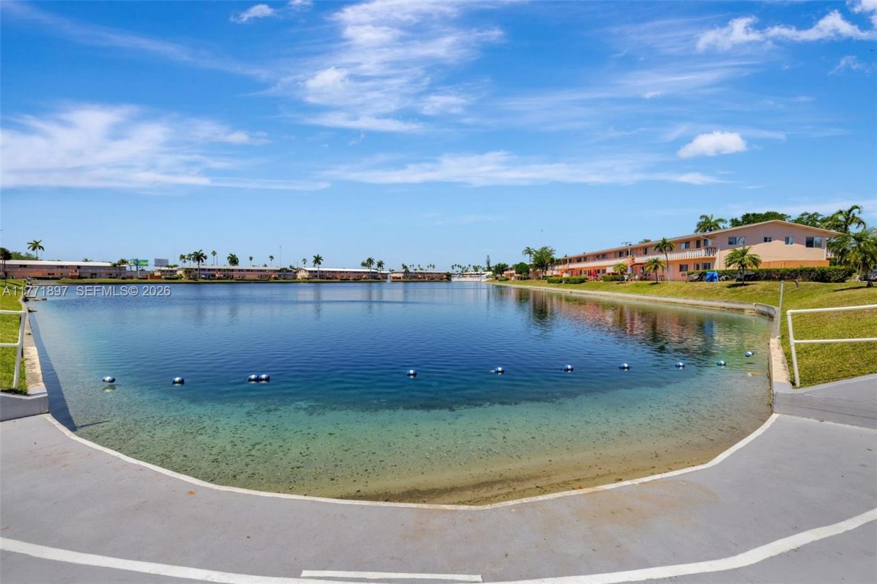 1012 SW 11th St, Unit 20N, Hallandale Beach, FL 33009 Photo