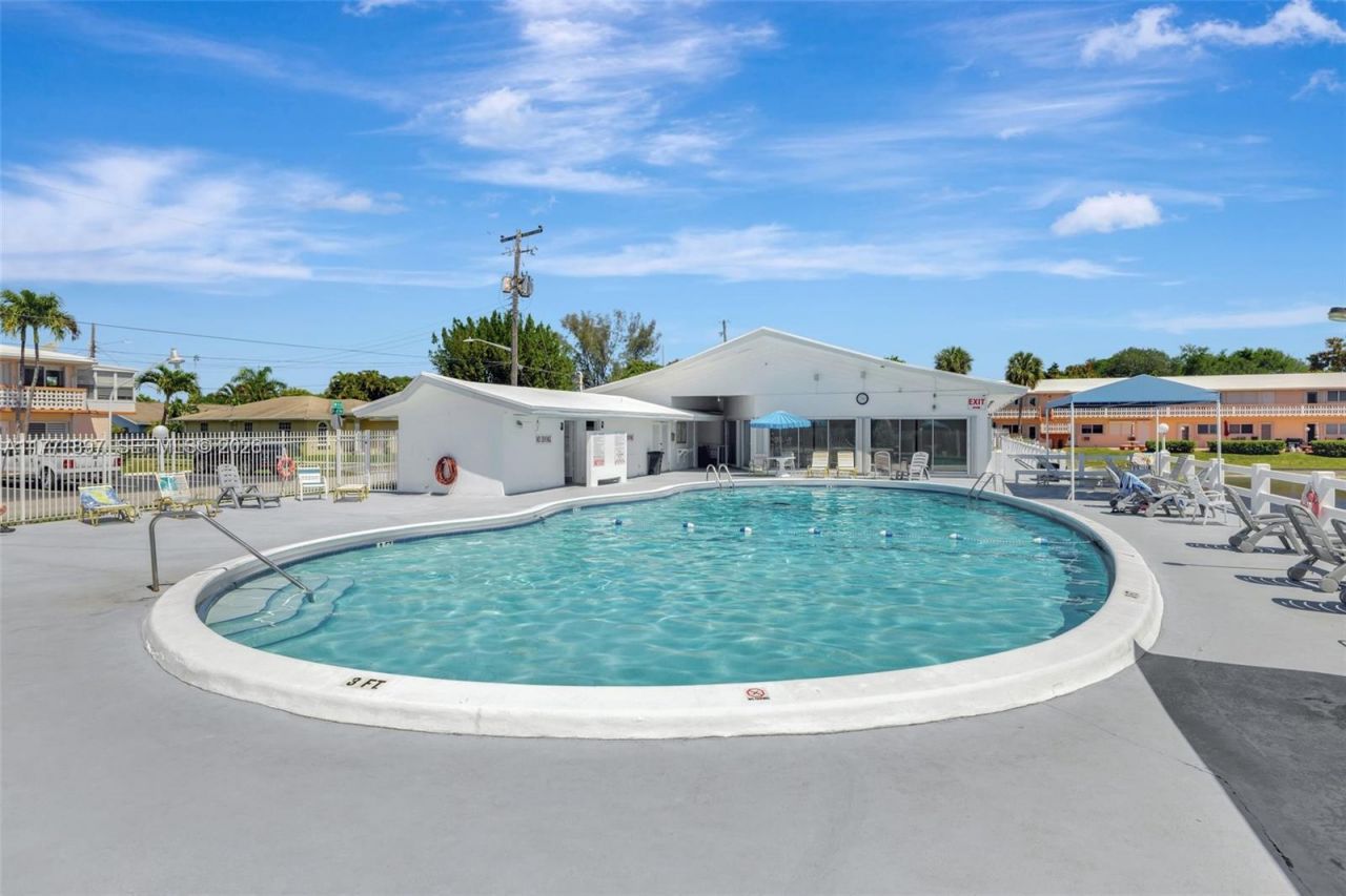 1012 SW 11th St, Unit 20N, Hallandale Beach, FL 33009 Photo