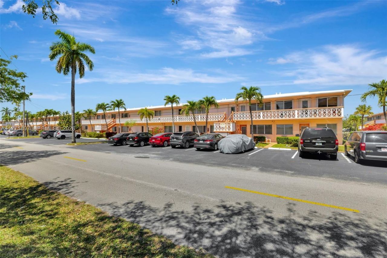1012 SW 11th St, Unit 20N, Hallandale Beach, FL 33009 Photo