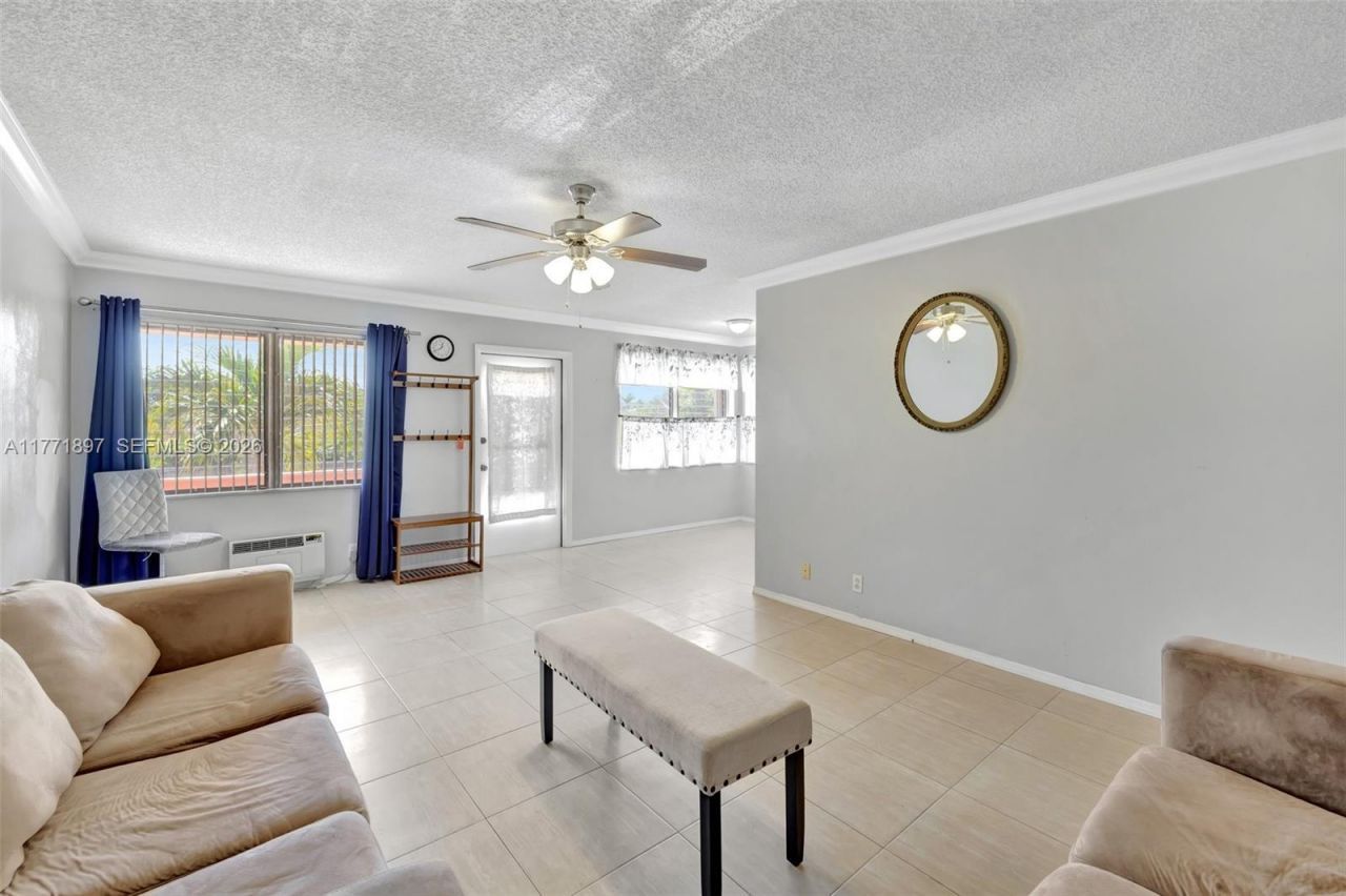 1012 SW 11th St, Unit 20N, Hallandale Beach, FL 33009 Photo