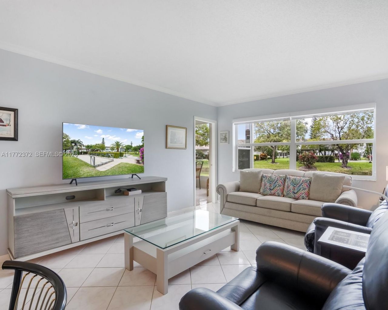 3505 NW 48th Ave, Unit 411, Lauderdale Lakes, FL 33319 Photo