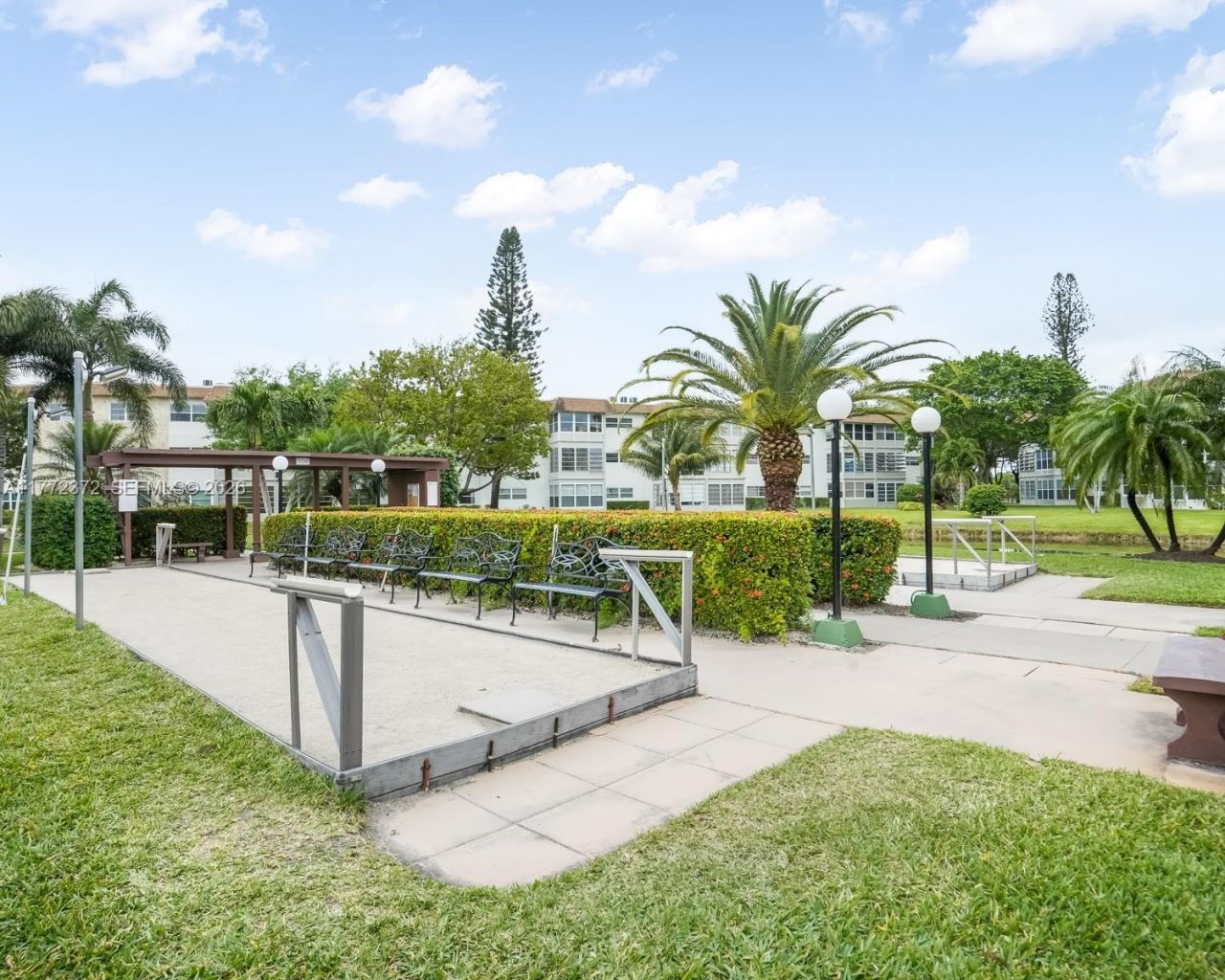 3505 NW 48th Ave, Unit 411, Lauderdale Lakes, FL 33319 Photo