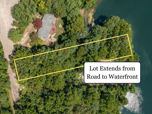 36 Magnolia Drive, Putnam, IL 61560