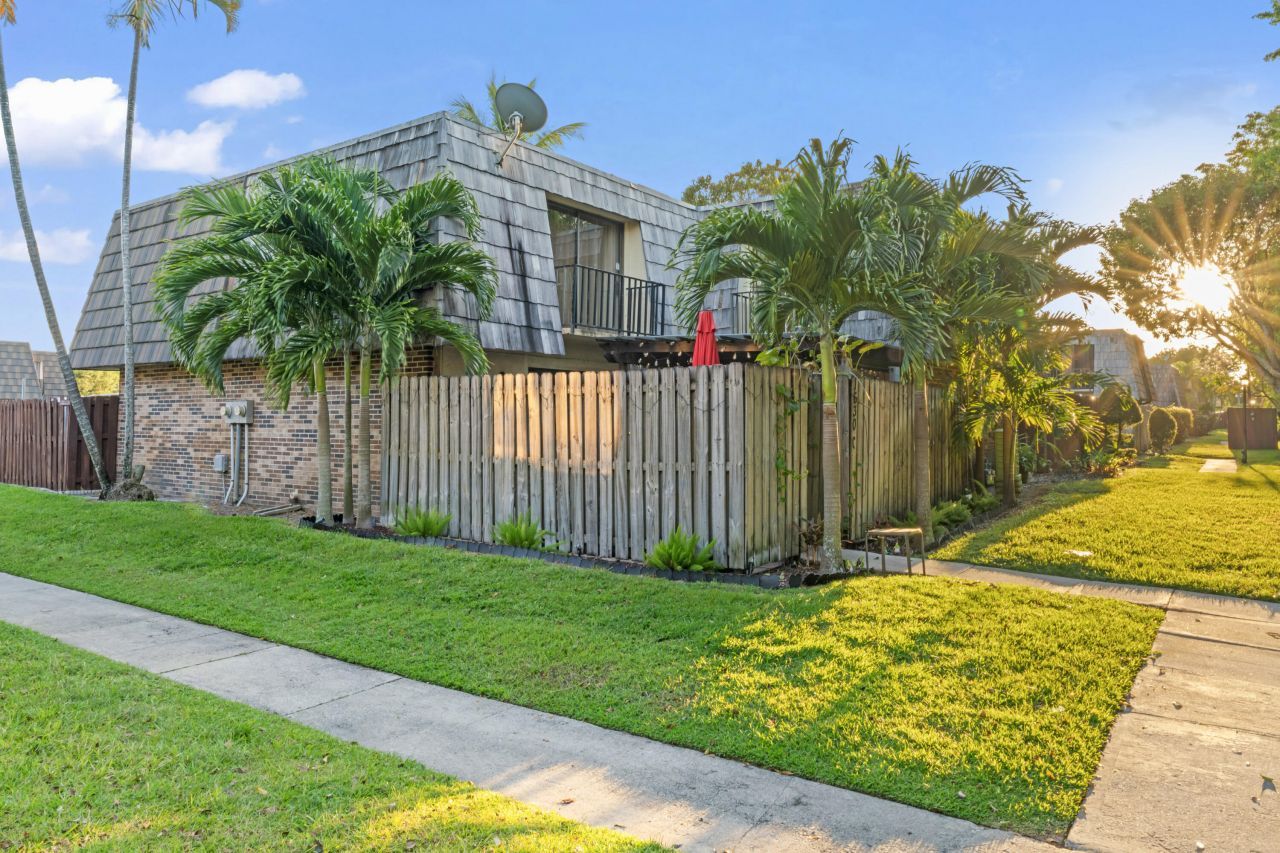 1630 Forest Lakes Circle, Unit C, West Palm Beach, FL 33406 Photo